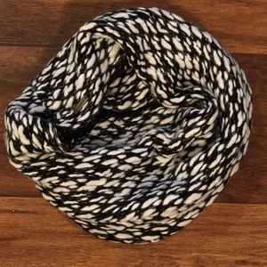 Steve Madden infinity Scarf